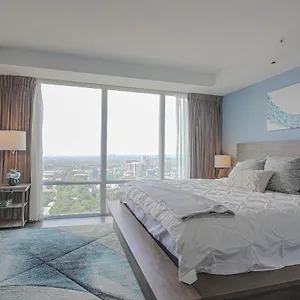 Apartment Luxury View In Downtown 3 Bedroom 2.5 Bathroom 1 Parking, Toronto