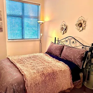 Incredible Views Beautiful 2-bedroom Apartment Victoria