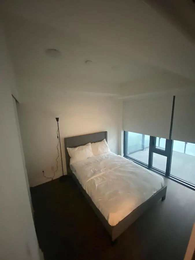 In The Heart Of Downtown Apartment Toronto