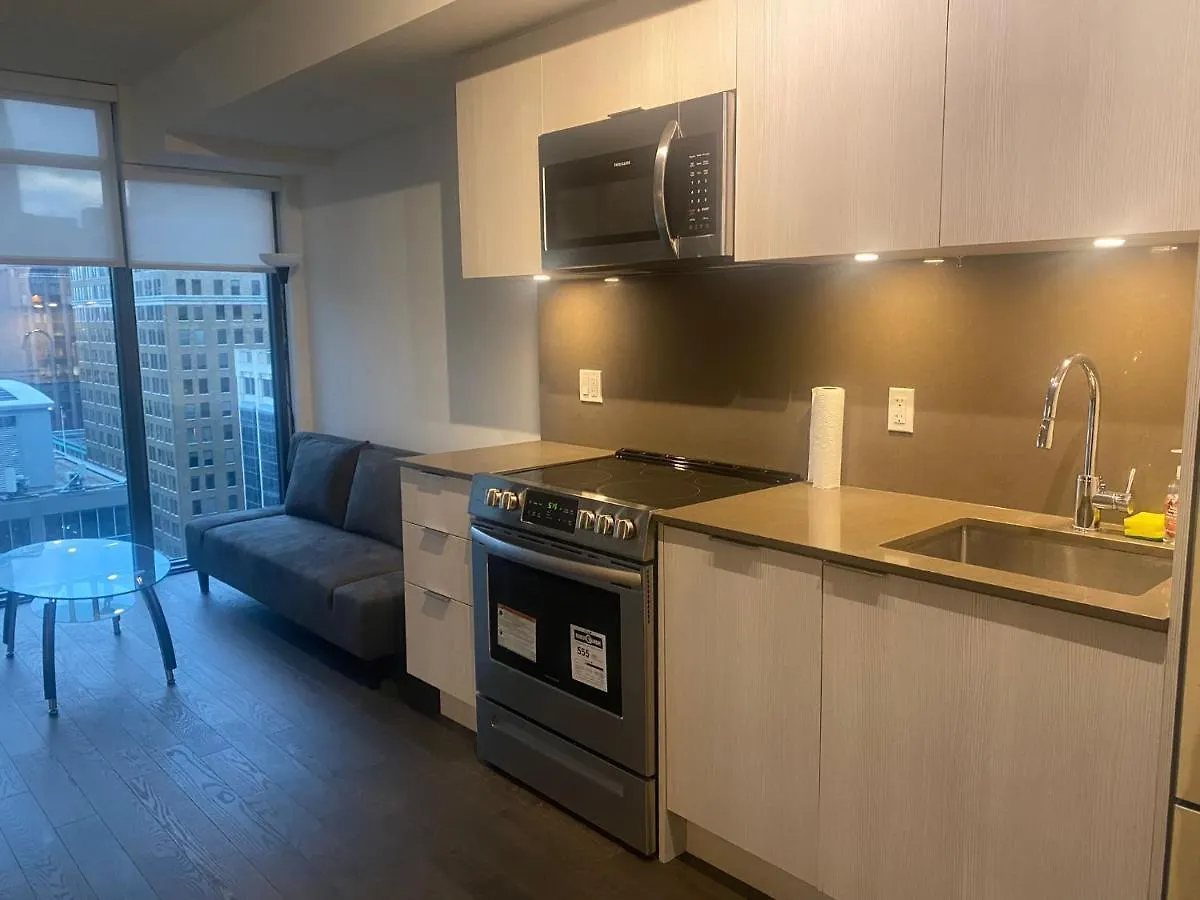 In The Heart Of Downtown Apartment Toronto Canada